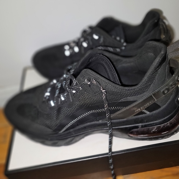 Beautiful black dsquared2 sneakers good condition size 12 - Picture 4 of 8